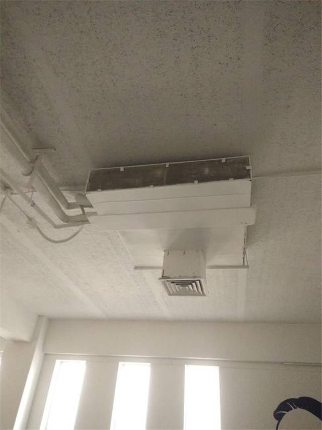 明镜台底商格力一拖一风管机安装案例