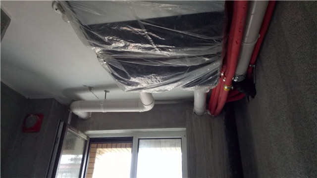 光明城市大金5匹一拖四中央空调安装