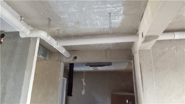 光明城市大金5匹一拖四中央空调安装