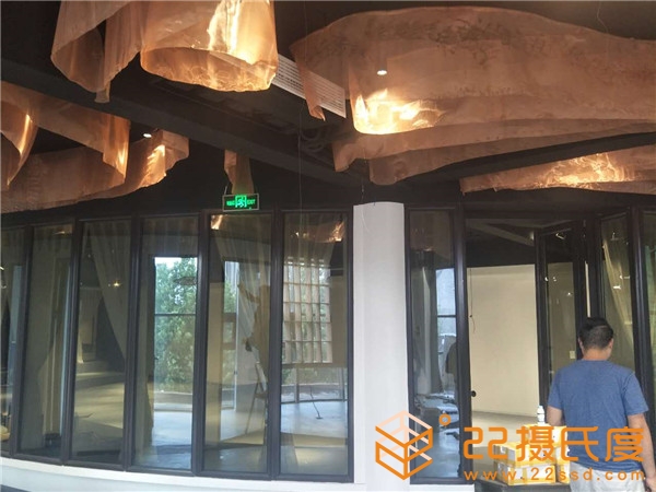 塞纳左岸咖啡店大金VR中央空调机安装案例