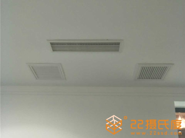 塞纳左岸咖啡店大金VR中央空调机安装案例