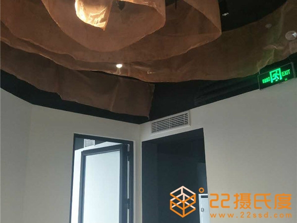 塞纳左岸咖啡店大金VR中央空调机安装案例