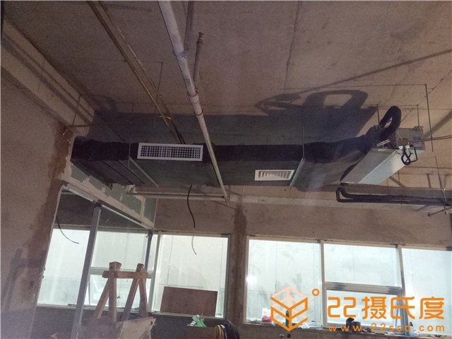 老房子咖啡美的一拖一风管机安装