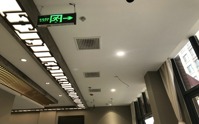 格力一拖一风管机安装风口效果